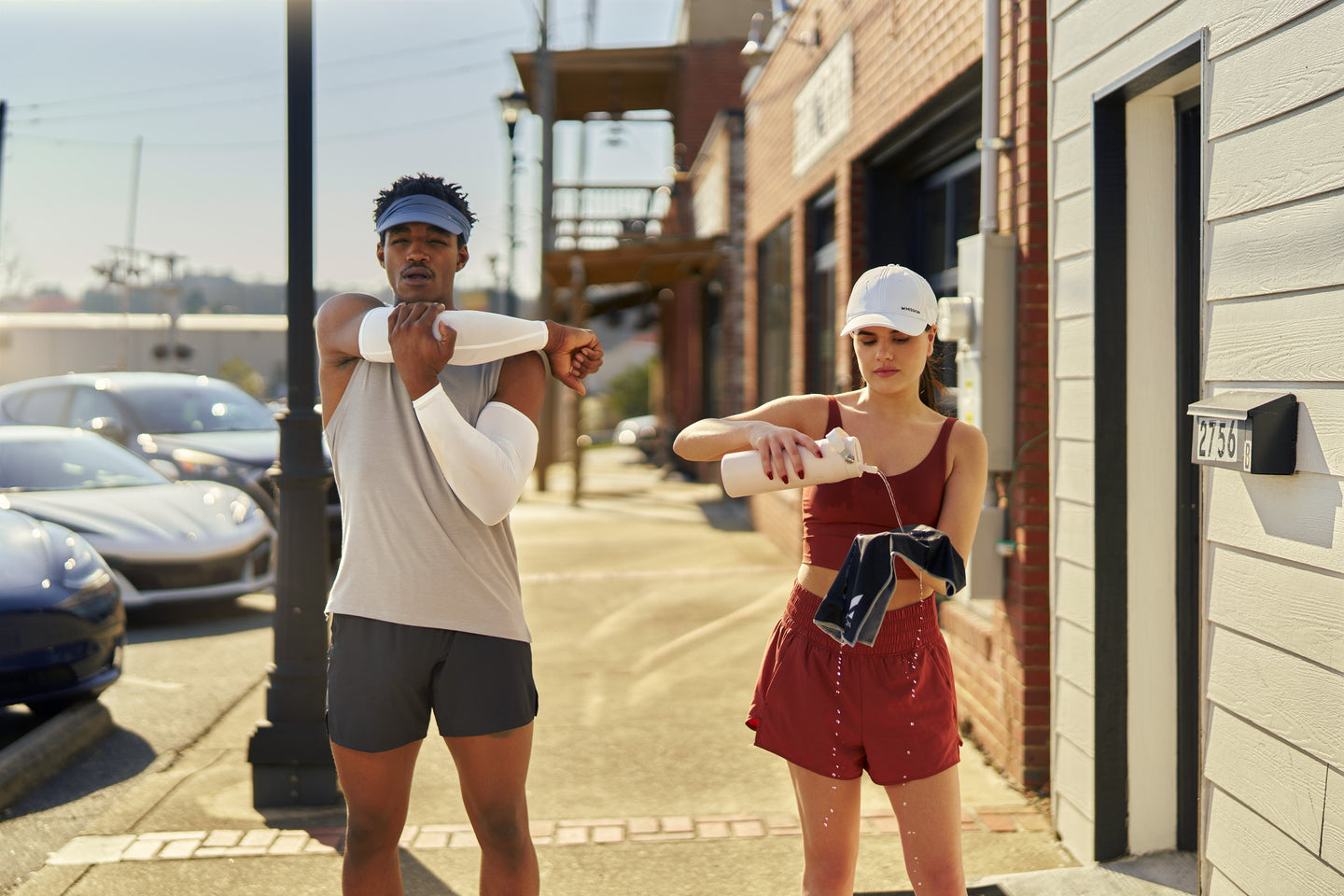 How to Use Cooling Towels Effectively: Stay Cool & Beat the Heat